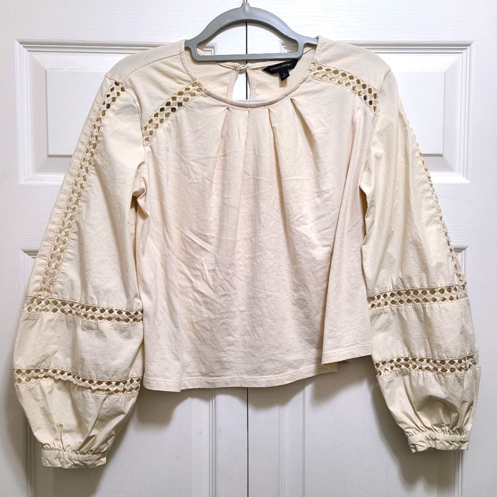 Banana Republic Stone Wash balloon sleeve‎ blouse - size S - crochet detail